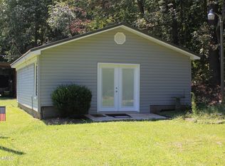 1136 S McNeill St, Carthage, NC 28327