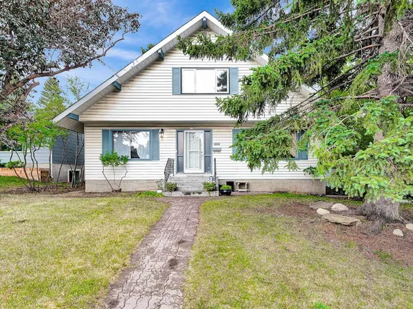 5820 W Dalmead Cres NW, Calgary, AB T3A 1E6