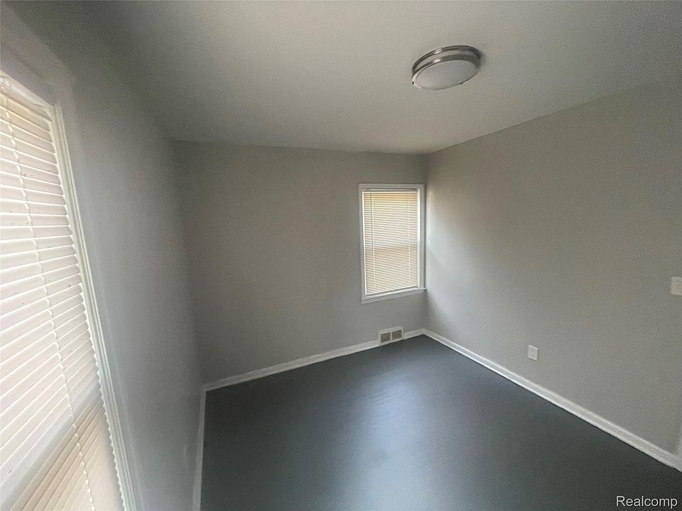 24055 Florence St, photo 7