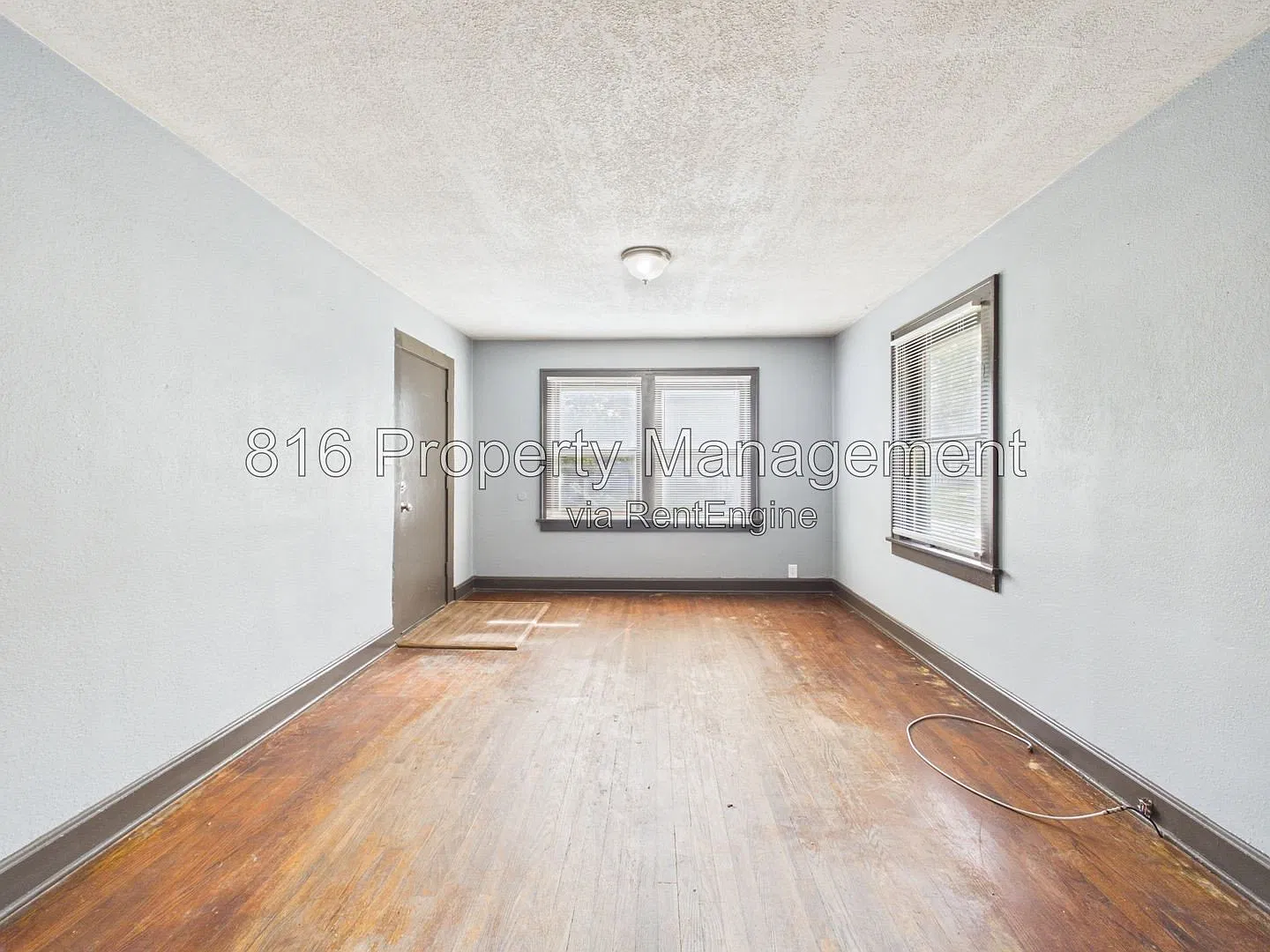 2 bed, 1.0 bath, 856 sqft, $1,000 — Photo 2