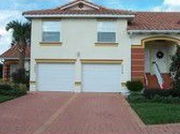 5284 Bowline Ct, Oxford, FL 34484