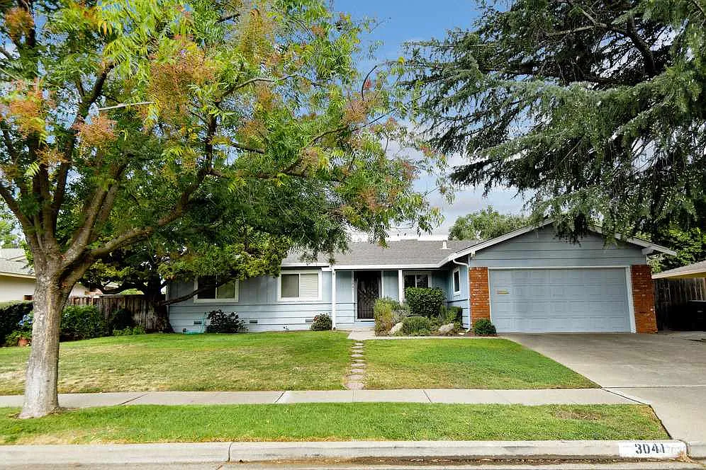 3041 Santa Paula Dr photo 1