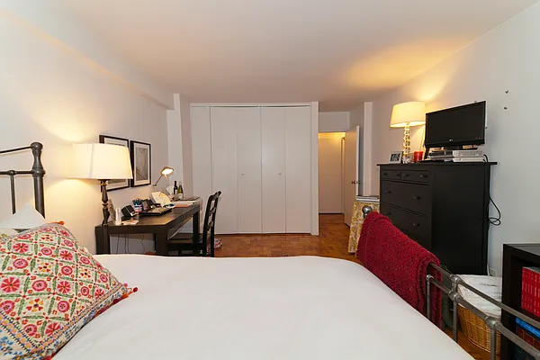 Sold by Upton Realty Group | media 18
