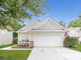 2720 Markham Woods Ct, Charlotte, NC 28214