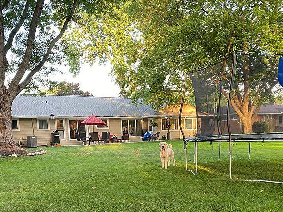 5th image of 3310 Fairhill Dr