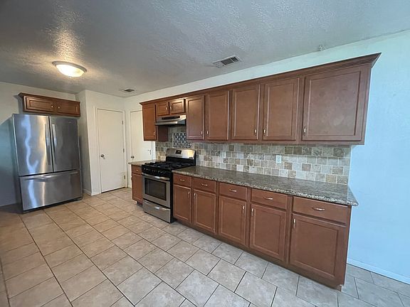 2nd image of 4202 Fernwood Dr #1