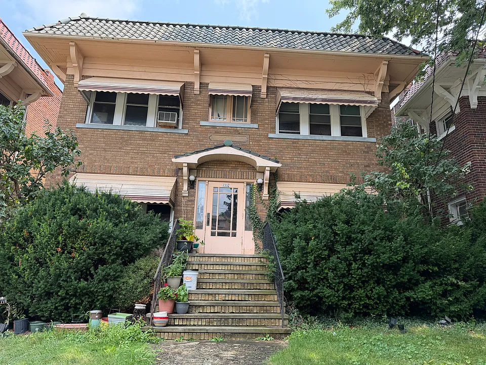 1357 Phelps Ave #4