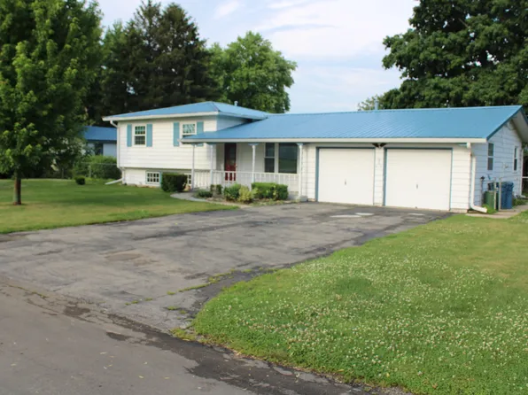 819 S West St, Earlville, IL 60518