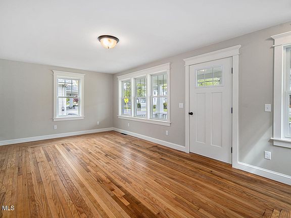 5th image of 181 Elm Street