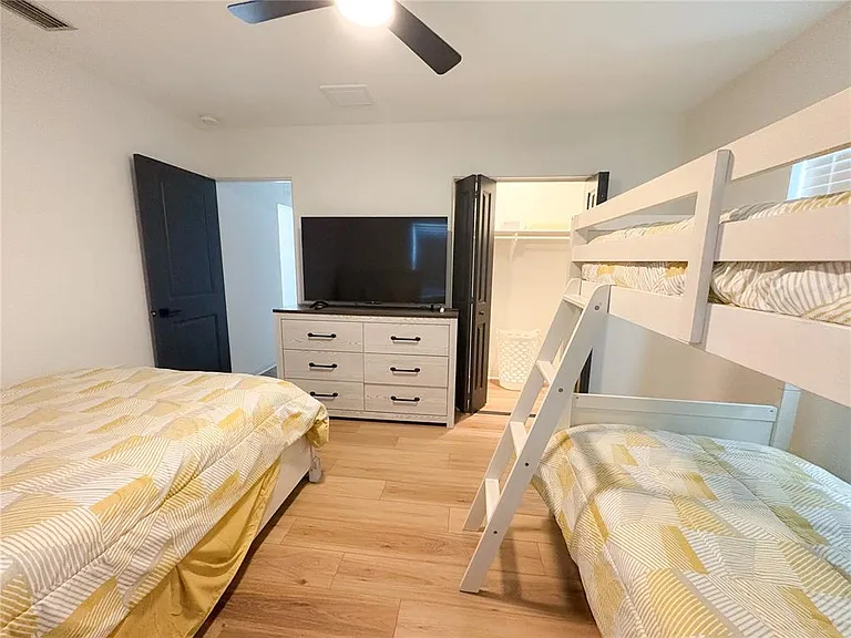 3054 Adrian Ave — Photo 18