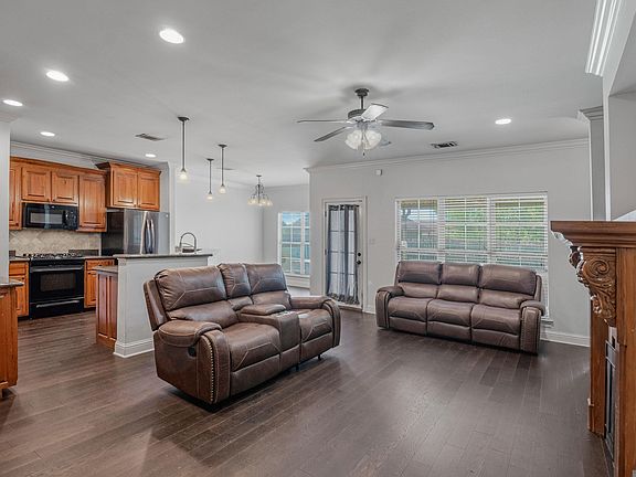 3rd image of 11376 Rossow Ct
