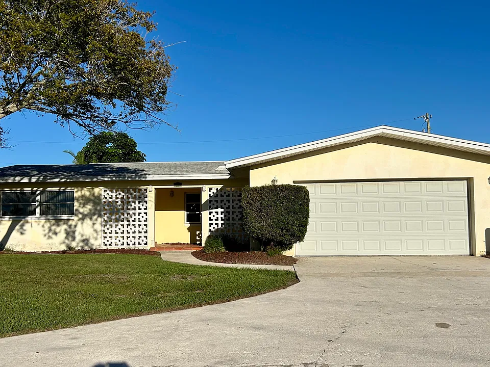 530 W Gateway Ct