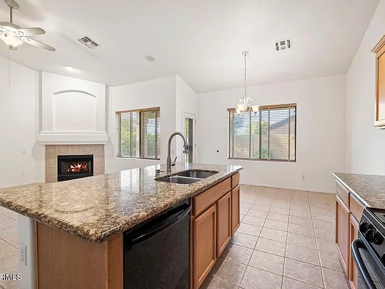 26024 N Hackberry Dr — Photo 7