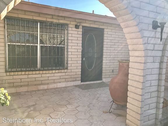 3rd image of 1233 Kingsbury Ct