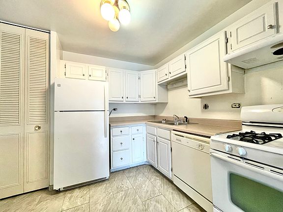 4th image of 2000 Bayside Dr #1SR