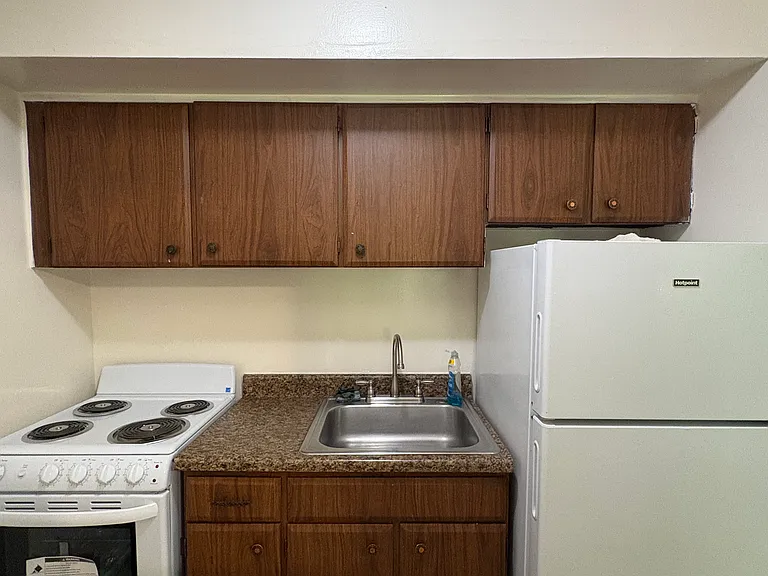 Fieldstone Dr — Photo 3