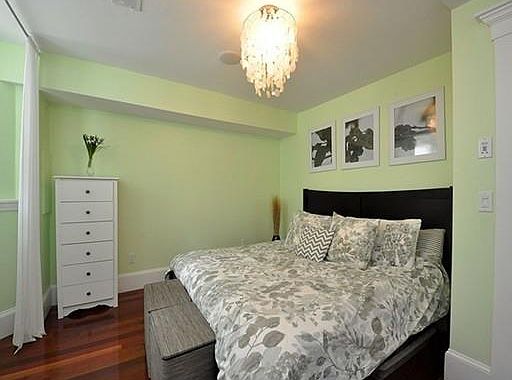 4th image of 584 E 7th St #1