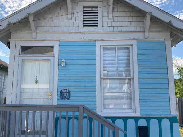 1312 26th St, Galveston, TX 77550