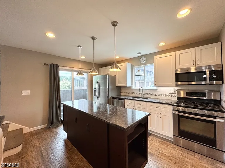 3311 Bloomingdale Dr — Photo 10