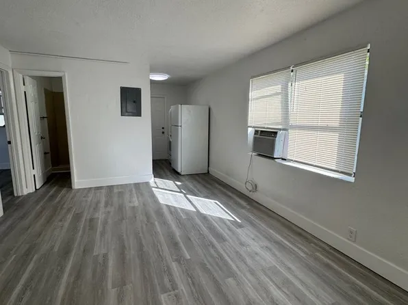 3041 Second Street, 3041 2nd St #4, Fort Myers, FL 33916