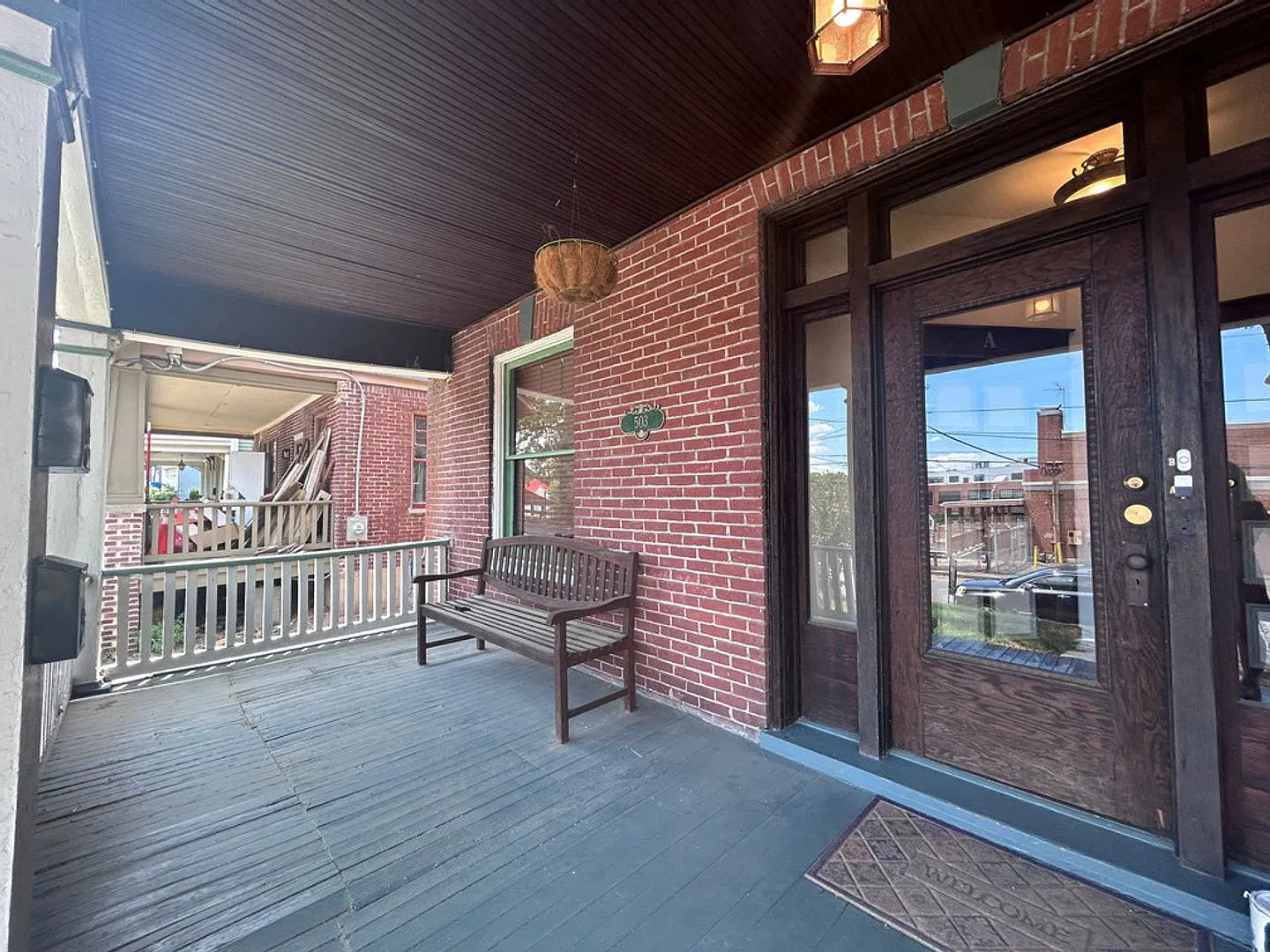 7th/501 — Photo 3