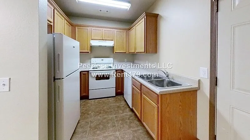 3 bed, 2.0 bath, 1200 sqft, $1,395 — Photo 2