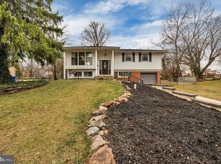 4 Stevens Dr, Delran, NJ 08075