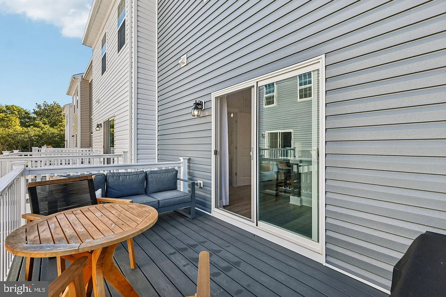 4 bed, 3.5 bath, 1889 sqft, $2,495 — Photo 3