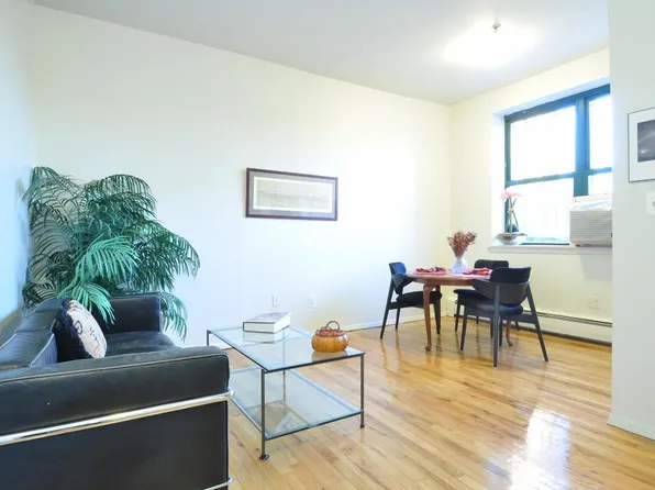 372 Dekalb Ave APT 1Q, Brooklyn, NY 11205