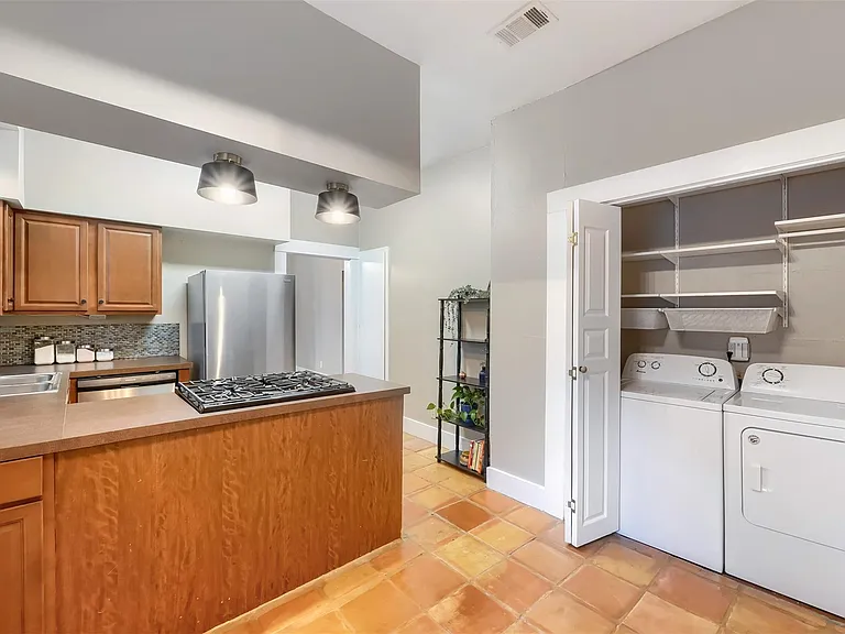 4308 Avenue G — Photo 7