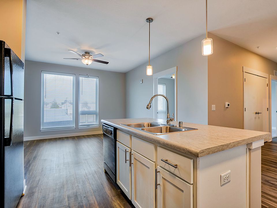 1st image of 300 Bond St #9767408