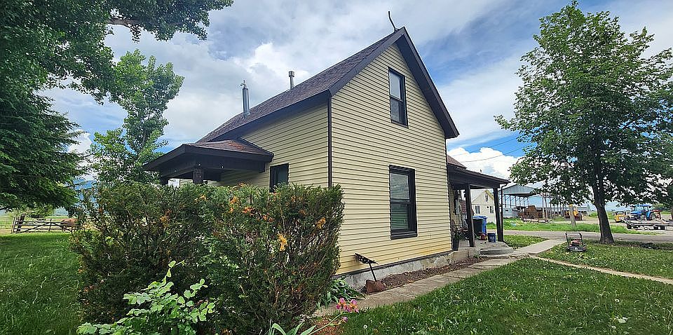Front/Southeast Side
