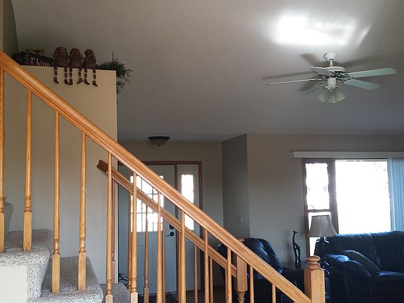 5th image of 221 Prairie Ln