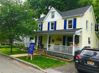 20 Division St, Warwick, NY 10990