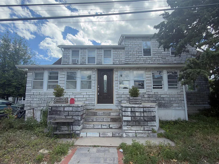 10 Greenwich Ave #1 — Photo 1