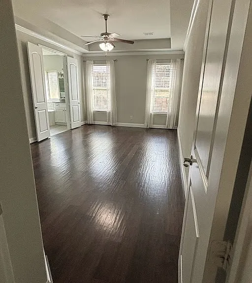 560 Darian Dr — Photo 10