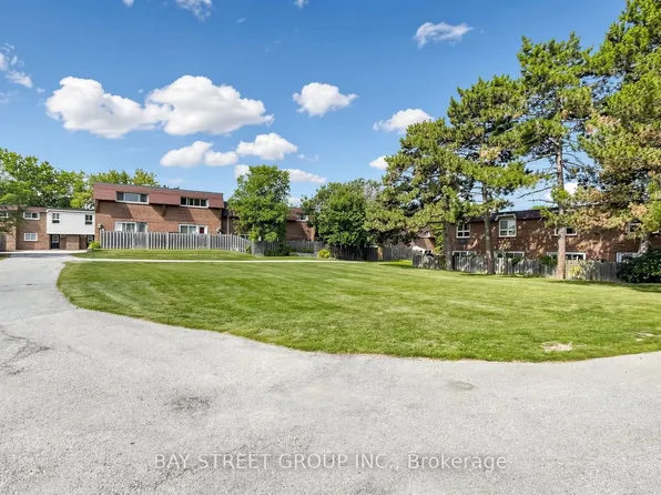 57 Godstone Rd #117, Toronto, ON M2J 3C8