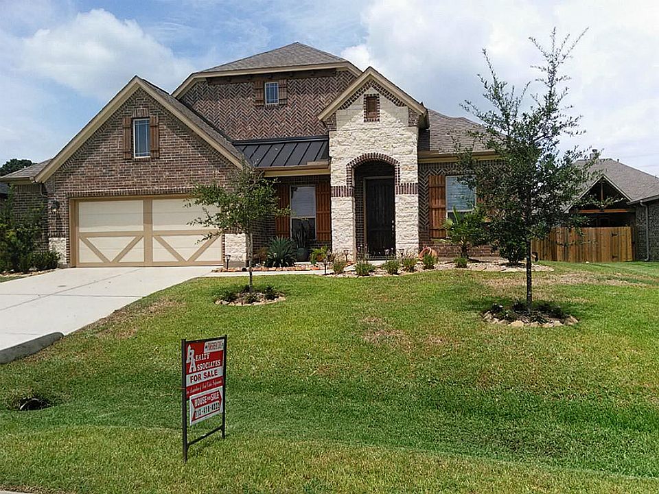 1st image of 15806 Pine Cone Ln