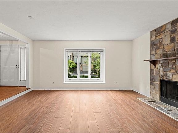 5th image of 3555 Londonderry Ln