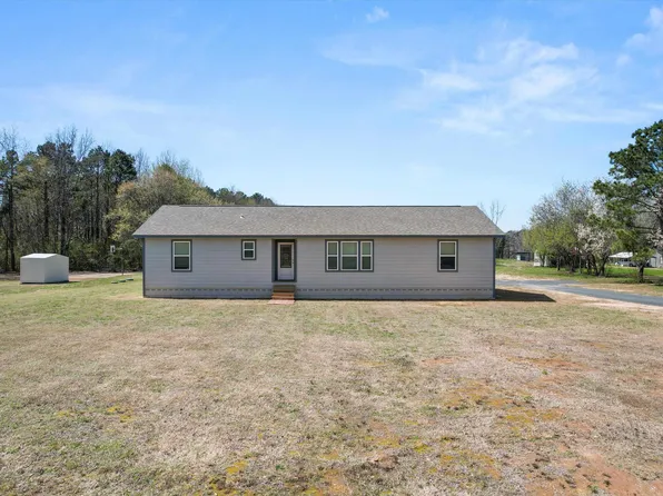 98 County Road 1103, Daingerfield, TX 75638