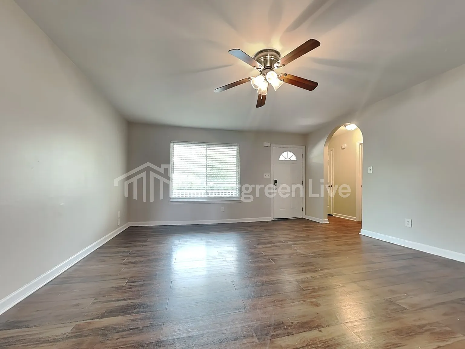 3 bed, 2.0 bath, 1220 sqft, $1,645 — Photo 2