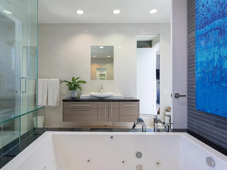 808 N La Jolla Ave — Photo 15