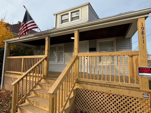 19811 Pawnee Ave, Cleveland, OH 44119