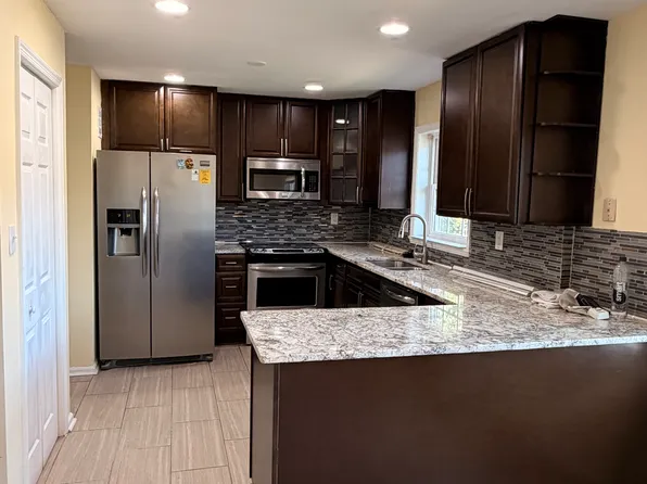 9115 Barrick St, Fairfax, VA 22031