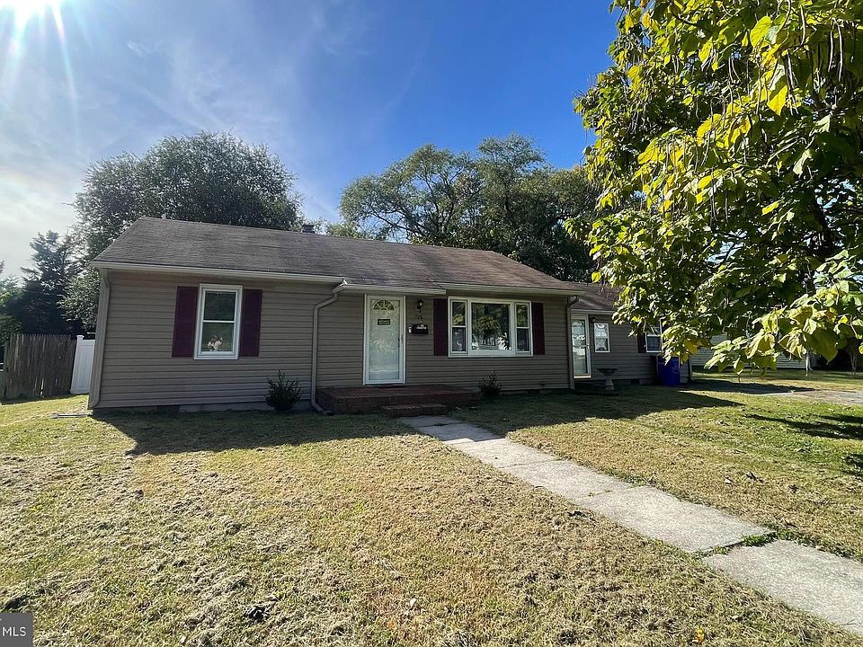 1st image of 728 E Ivy Dr