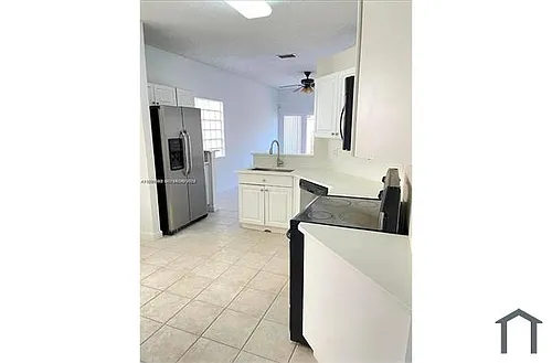 8784 SW 213th Ln Photo 1