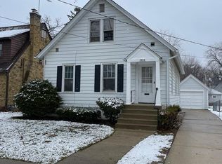 331 Orchard St, Elgin, IL 60123