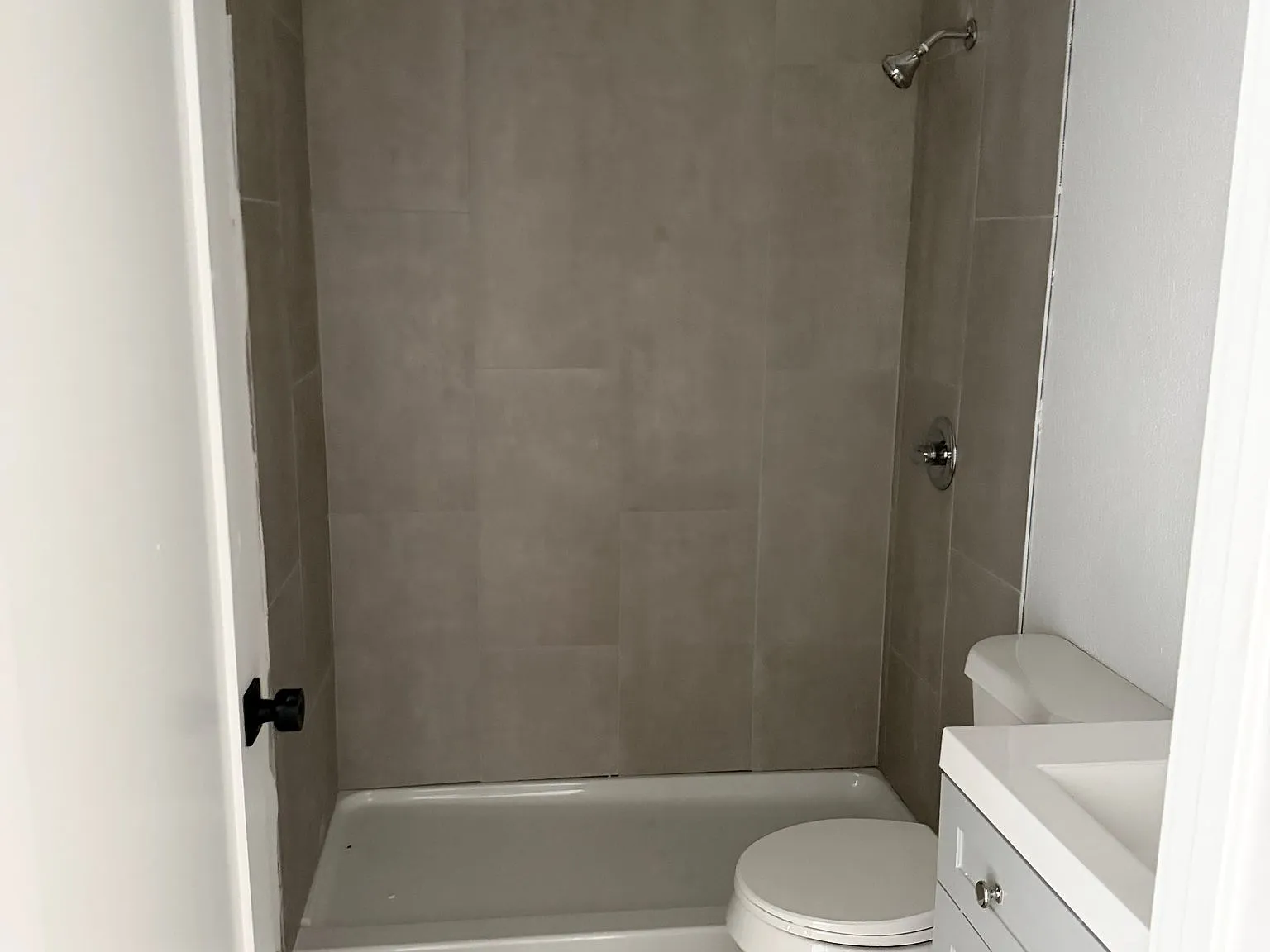 Beautiful 2 bdrm 1 bath mulit family home. — Photo 3