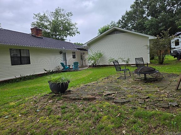 4th image of 16 Cedar Creek Dr