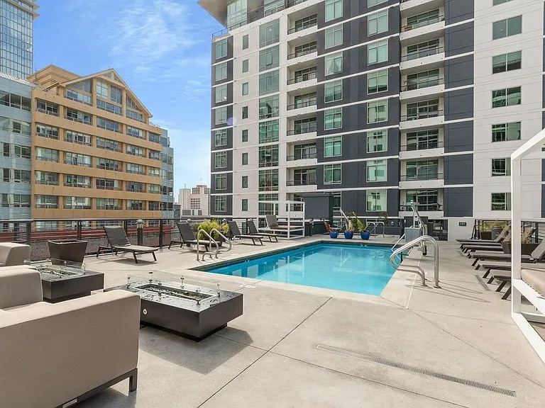 425 W Beech St #859 — Photo 28